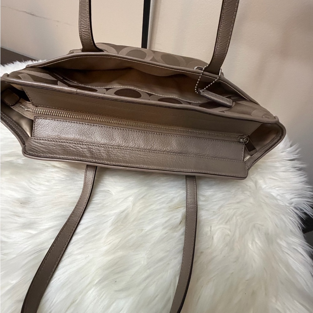 Coach#F25501 Beige Signature Tote - Picture 11 of 14